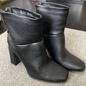 LIKE NEW BLACK BLOCKED HEEL BOOTS